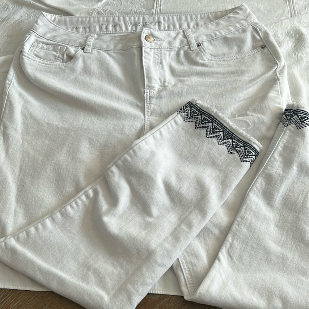 Westport White Cropped Jeans with Black Trim